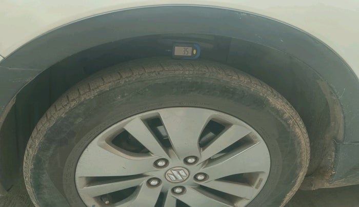 2016 Maruti S Cross ZETA 1.3, Diesel, Manual, 1,47,440 km, tyre