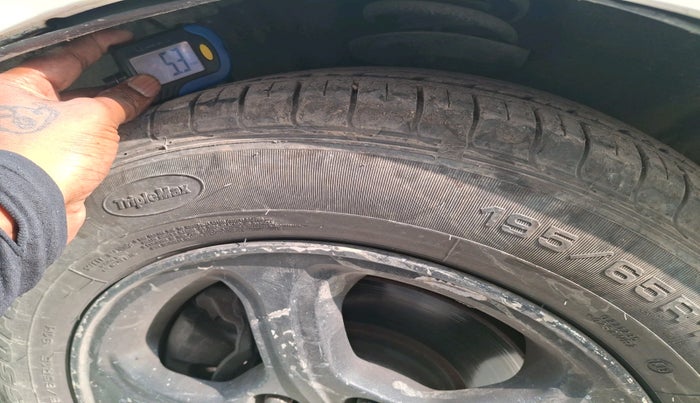 2006 Honda Civic 1.8L I-VTEC S MT, Petrol, Manual, 1,25,257 km, tyre