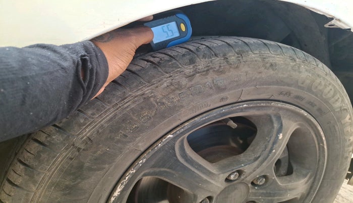 2006 Honda Civic 1.8L I-VTEC S MT, Petrol, Manual, 1,25,257 km, tyre