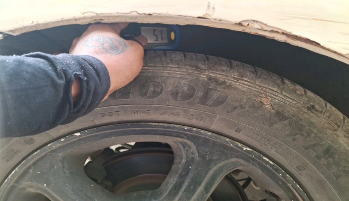 2006 Honda Civic 1.8L I-VTEC S MT, Petrol, Manual, 1,25,257 km, tyre