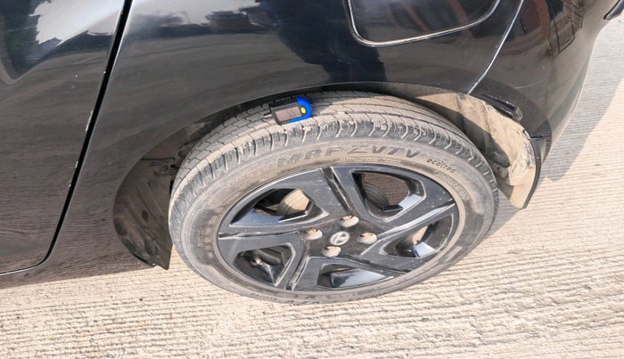 2022 Tata ALTROZ XT PETROL DARK EDITION, Petrol, Manual, 42,405 km, tyre