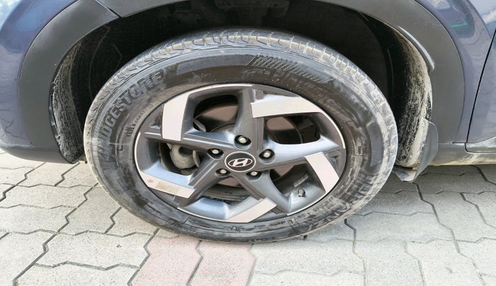 2020 Hyundai VENUE SX 1.5 CRDI, Diesel, Manual, 81,729 km, tyre