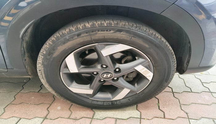 2020 Hyundai VENUE SX 1.5 CRDI, Diesel, Manual, 81,729 km, tyre