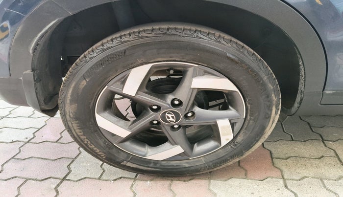 2020 Hyundai VENUE SX 1.5 CRDI, Diesel, Manual, 81,729 km, tyre