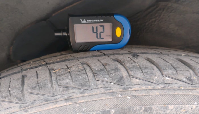 2012 Hyundai i10 MAGNA 1.2, Petrol, Manual, 79,761 km, tyre