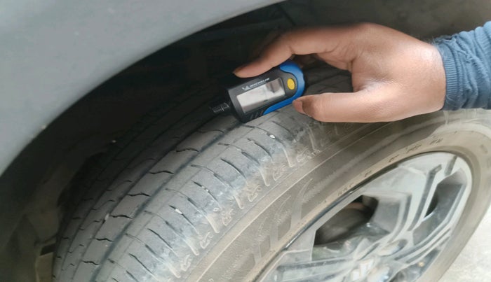 2023 Maruti BREZZA ZXI SMART HYBRID , Petrol, Manual, 33,126 km, tyre