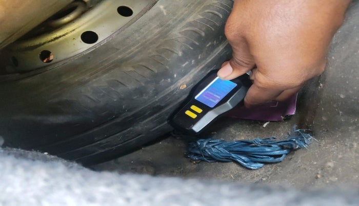 2011 Maruti Alto LX, Petrol, Manual, 1,40,209 km, tyre