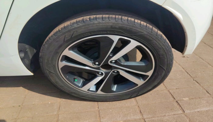 2022 Tata ALTROZ XZ DIESEL, Diesel, Manual, 51,742 km, tyre