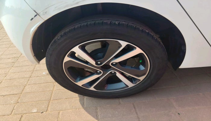 2022 Tata ALTROZ XZ DIESEL, Diesel, Manual, 51,742 km, tyre