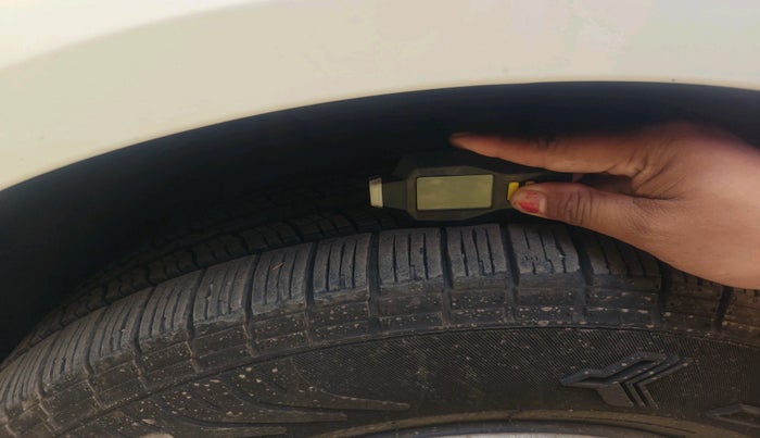 2017 Mahindra XUV500 W4, Diesel, Manual, 1,08,618 km, tyre