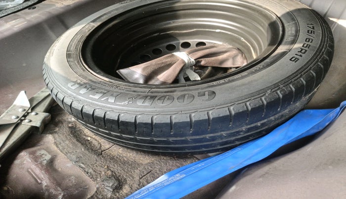 2016 Honda City 1.5L I-VTEC V MT, Petrol, Manual, 1,08,527 km, tyre