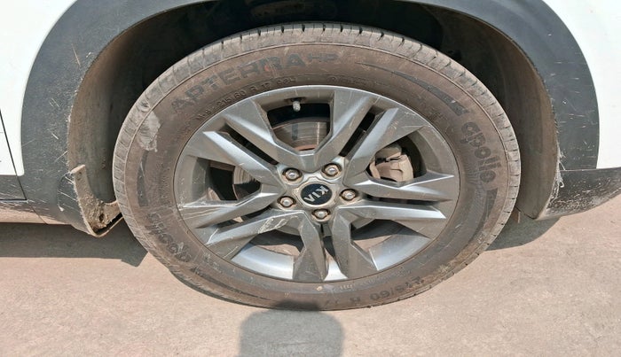 2022 KIA SELTOS HTX IVT 1.5 PETROL, Petrol, Automatic, 1,18,605 km, tyre