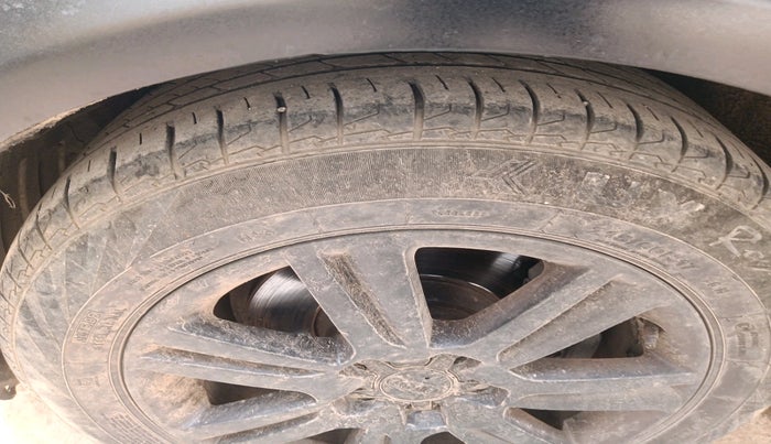 2011 Audi A4 2.0 TDI, Diesel, Automatic, 92,452 km, tyre