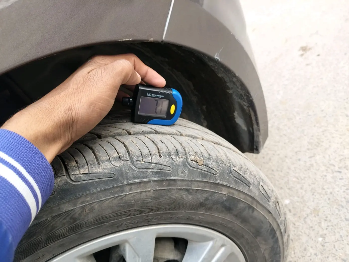 2018 Tata Tiago XZA PETROL, Petrol, Automatic, 44,476 km, tyre