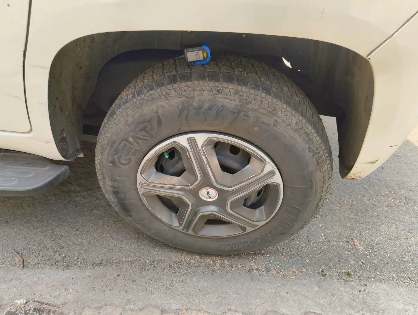 2016 Mahindra TUV300 T6, Diesel, Manual, 1,89,250 km, tyre