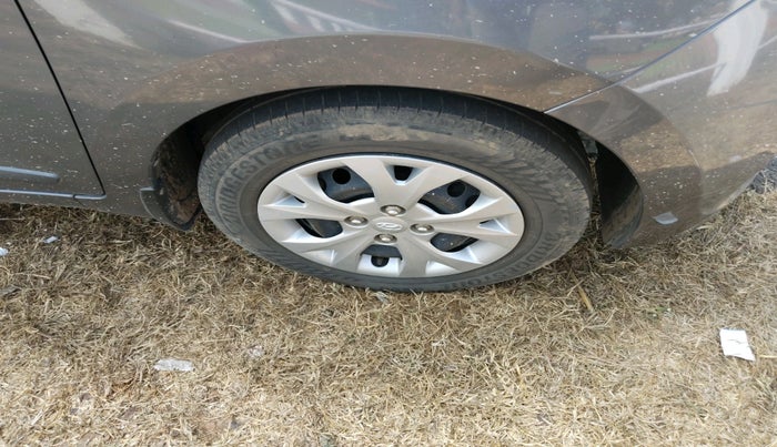 2015 Hyundai Grand i10 SPORTZ 1.2 KAPPA VTVT, Petrol, Manual, 82,121 km, tyre