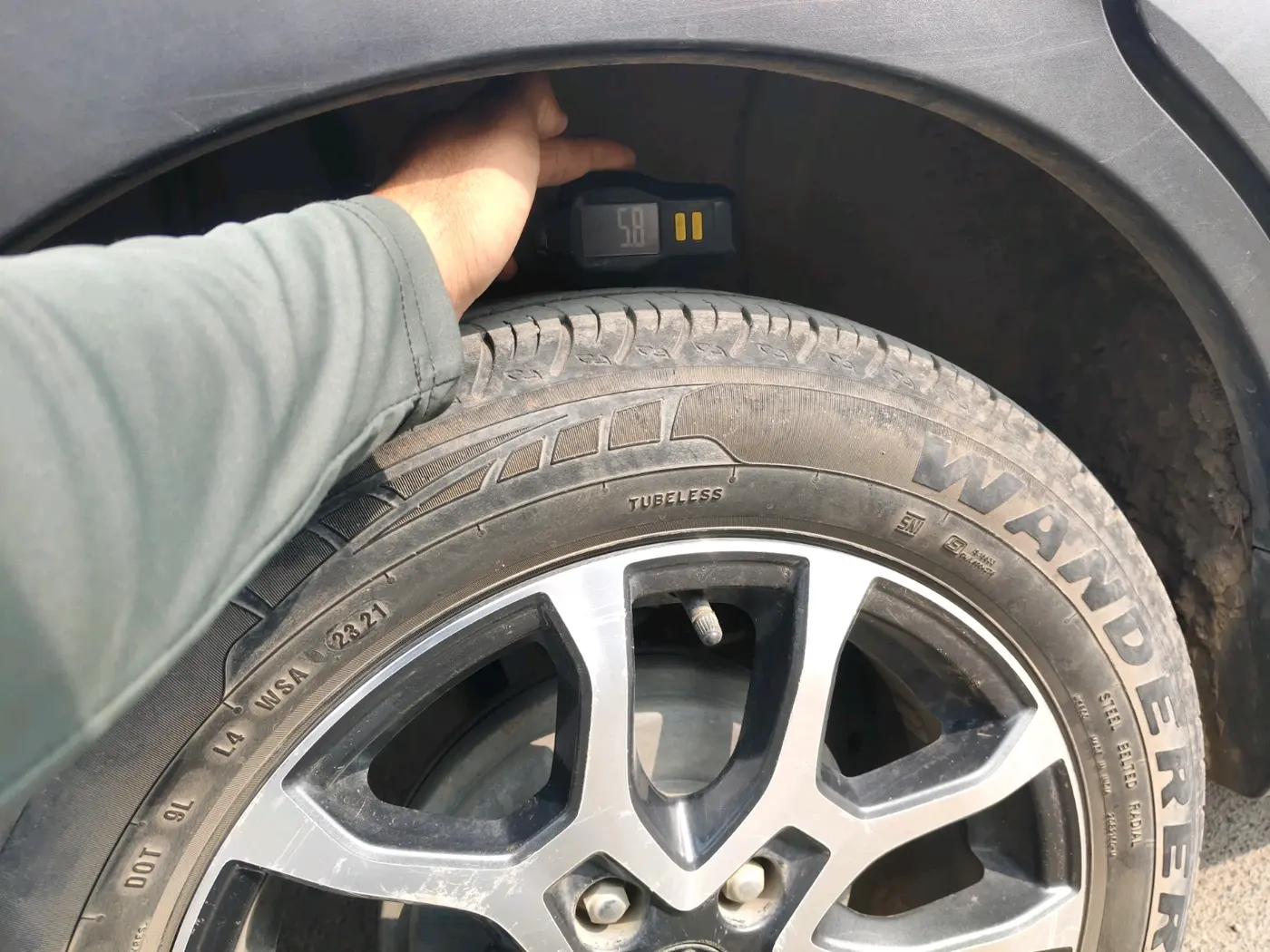 2023 Maruti XL6 ZETA CNG, CNG, Manual, 29,633 km, tyre