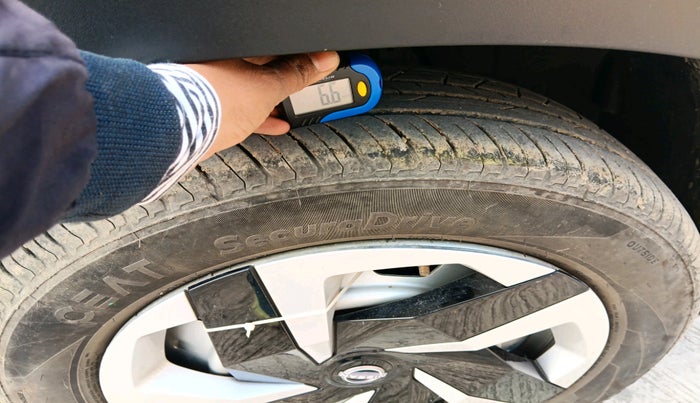 2024 Nissan MAGNITE XE, Petrol, Manual, 1,866 km, tyre