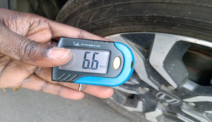 2017 Honda WR-V 1.5L I-DTEC VX MT, Diesel, Manual, 82,321 km, tyre