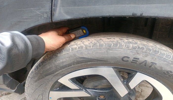 2021 Nissan MAGNITE XV PREMIUM TURBO (O) CVT DUAL TONE, Petrol, Automatic, 40,493 km, tyre