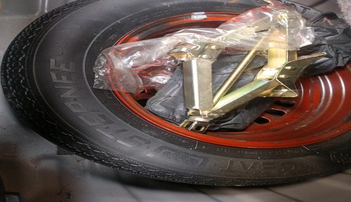 2021 Nissan MAGNITE XV PREMIUM TURBO (O) CVT DUAL TONE, Petrol, Automatic, 40,493 km, tyre