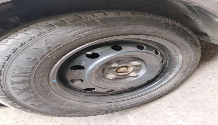 2015 Maruti Ritz VXI, Petrol, Manual, 89,998 km, tyre