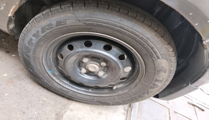 2015 Maruti Ritz VXI, Petrol, Manual, 89,998 km, tyre