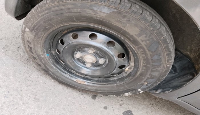 2015 Maruti Ritz VXI, Petrol, Manual, 89,998 km, tyre