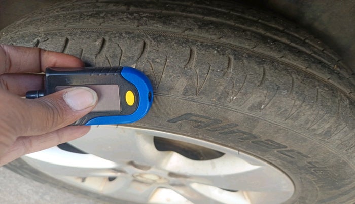 2011 Skoda Fabia ELEGANCE 1.2 MPI, Petrol, Manual, 49,962 km, tyre