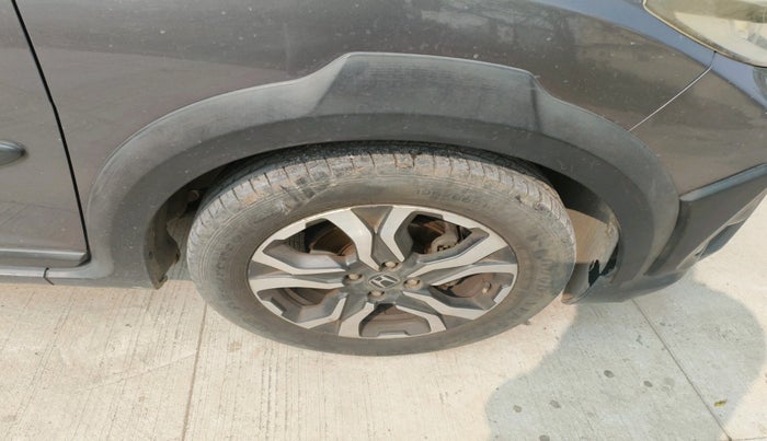 2017 Honda WR-V 1.5L I-DTEC VX MT, Diesel, Manual, 82,751 km, tyre