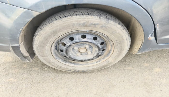 2011 Maruti Swift Dzire VXI, Petrol, Manual, 1,19,799 km, tyre