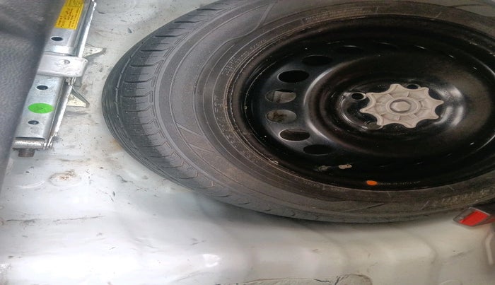 2014 Hyundai Grand i10 ASTA 1.2 KAPPA VTVT, Petrol, Manual, 1,49,564 km, tyre