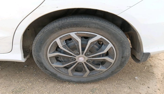 2014 Honda Mobilio 1.5L I-DTEC S, Diesel, Manual, 1,85,415 km, tyre