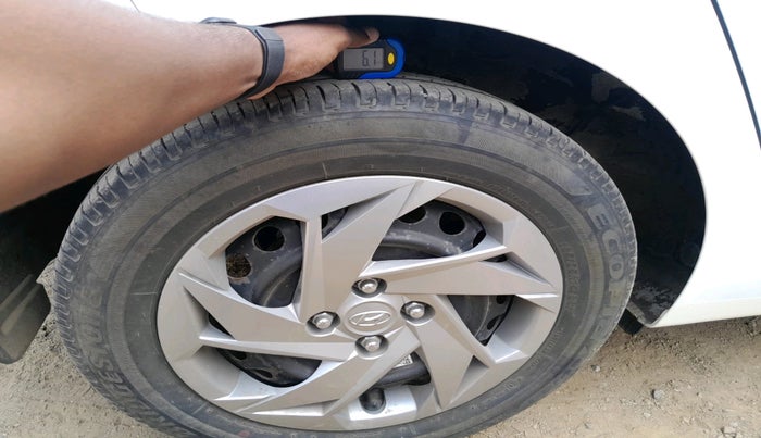 2021 Hyundai NEW I20 MAGNA 1.2 MT, Petrol, Manual, 25,377 km, tyre