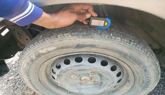 2016 Datsun Go A EPS, Petrol, Manual, 1,36,965 km, tyre