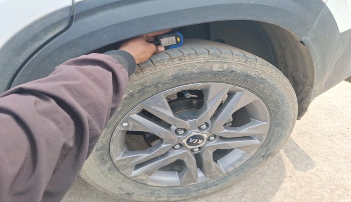 2020 KIA SELTOS HTX 1.5 DIESEL, Diesel, Manual, 1,00,356 km, tyre