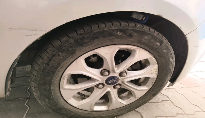 2016 Ford Figo Aspire TITANIUM 1.2 PETROL, Petrol, Manual, 51,580 km, tyre