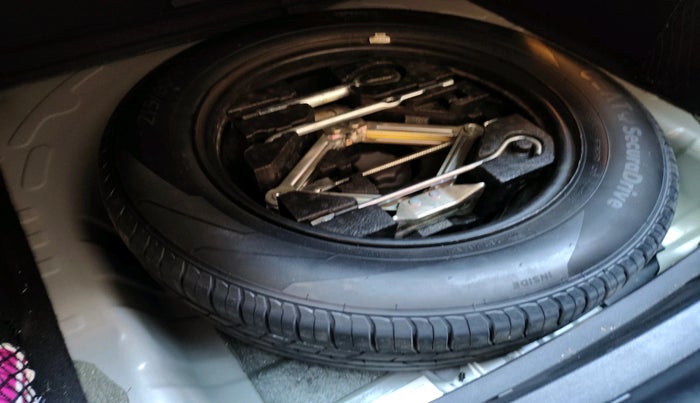 2023 MG ASTOR STYLE 1.5 MT, Petrol, Manual, 53,190 km, tyre