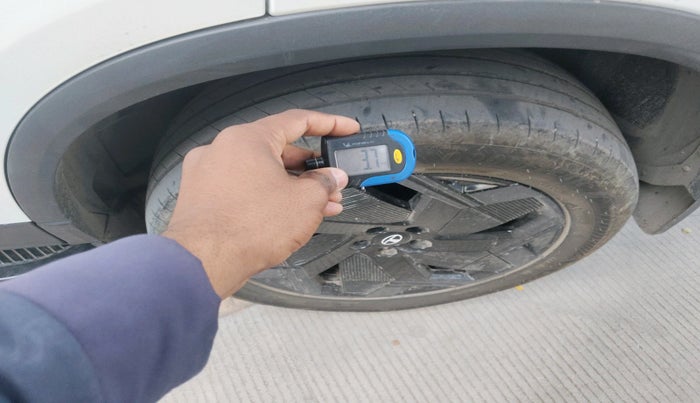 2025 Tata Harrier EV Fearless Plus 75 7.2KW ACFC, Electric, Automatic, 5,734 km, tyre