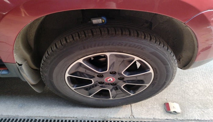 2017 Renault Duster RXS CVT, Petrol, Automatic, 72,336 km, tyre