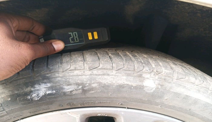 2016 Maruti Baleno ZETA PETROL 1.2, Petrol, Manual, 1,27,092 km, tyre