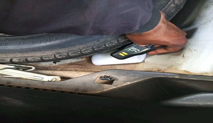 2016 Maruti Baleno ZETA PETROL 1.2, Petrol, Manual, 1,27,092 km, tyre