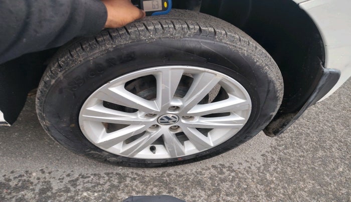 2013 Volkswagen Polo COMFORTLINE 1.2L PETROL, Petrol, Manual, 1,16,849 km, tyre