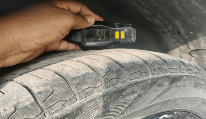 2020 MG HECTOR PLUS SHARP 2.0 DIESEL TURBO MT 6-STR, Diesel, Manual, 1,66,412 km, tyre