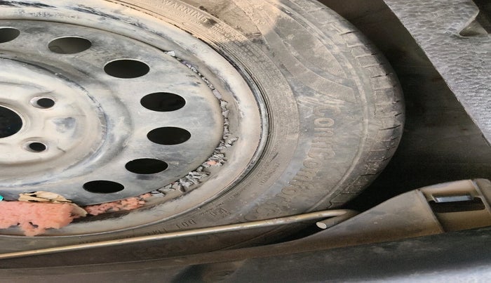 2015 Maruti Wagon R 1.0 VXI, Petrol, Manual, 1,07,481 km, tyre