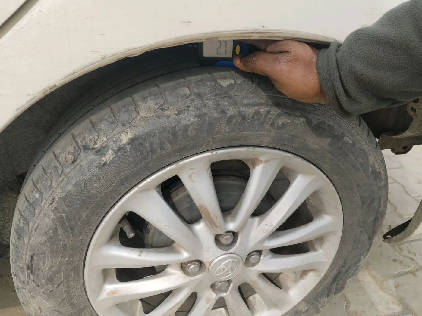 2011 Toyota Etios VX, CNG, Manual, 1,31,237 km, tyre