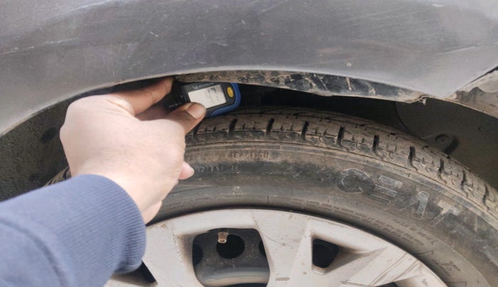 2015 Hyundai Grand i10 SPORTZ 1.2 KAPPA VTVT, Petrol, Manual, 1,06,955 km, tyre