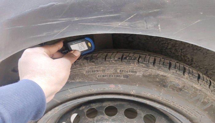 2015 Hyundai Grand i10 SPORTZ 1.2 KAPPA VTVT, Petrol, Manual, 1,06,955 km, tyre