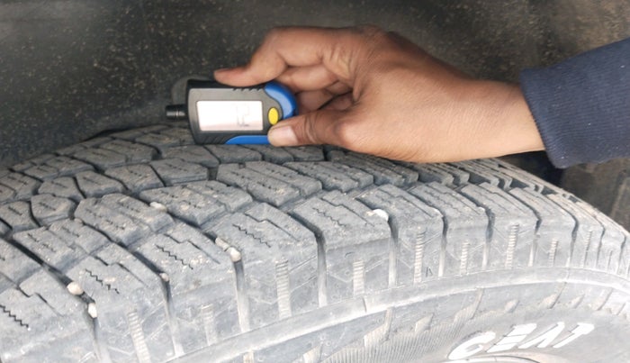 2024 Mahindra Thar LX D HT 2WD MT, Diesel, Manual, 9,429 km, tyre