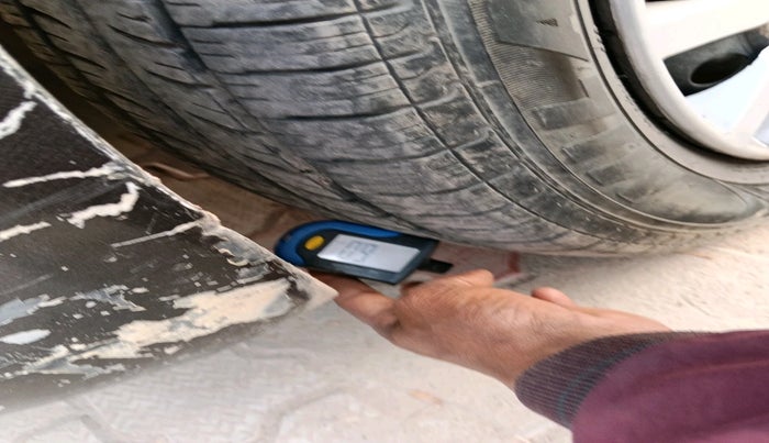 2017 Maruti Swift VXI, Petrol, Manual, 73,499 km, tyre